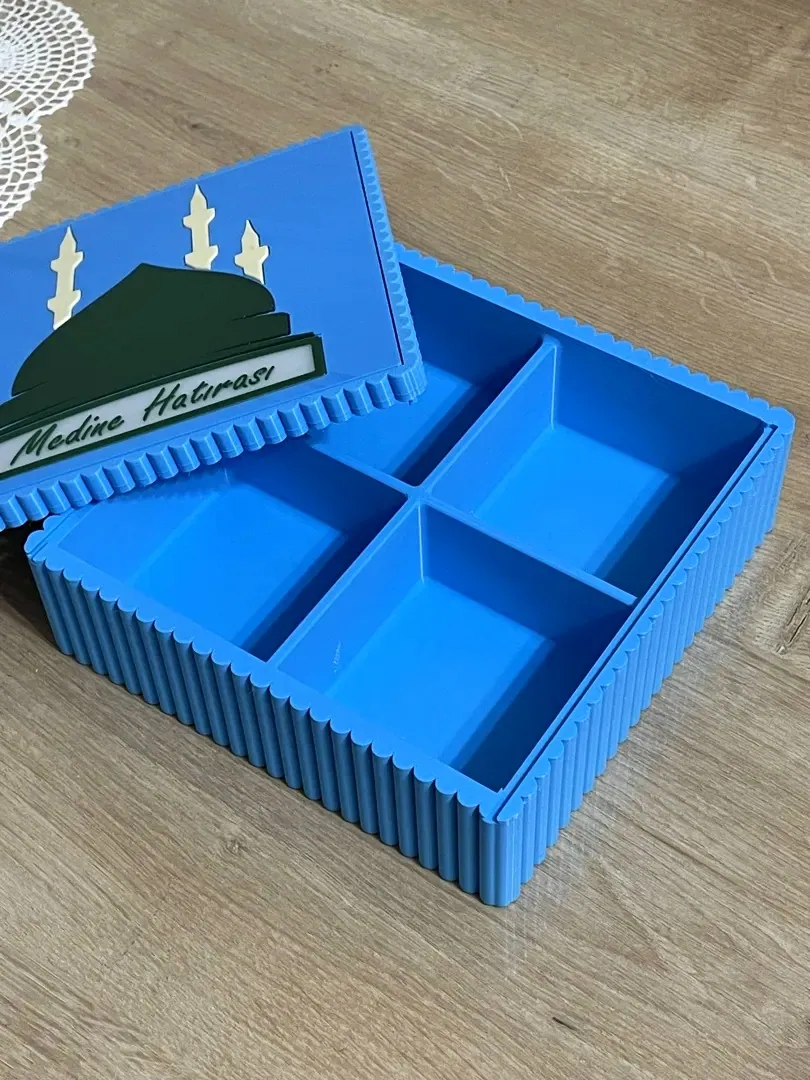Medine Hatırası Hediye Kutusu - 4 Bölmeli