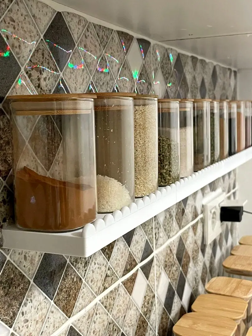 Dalgalı Kenarlı Duvar Rafı