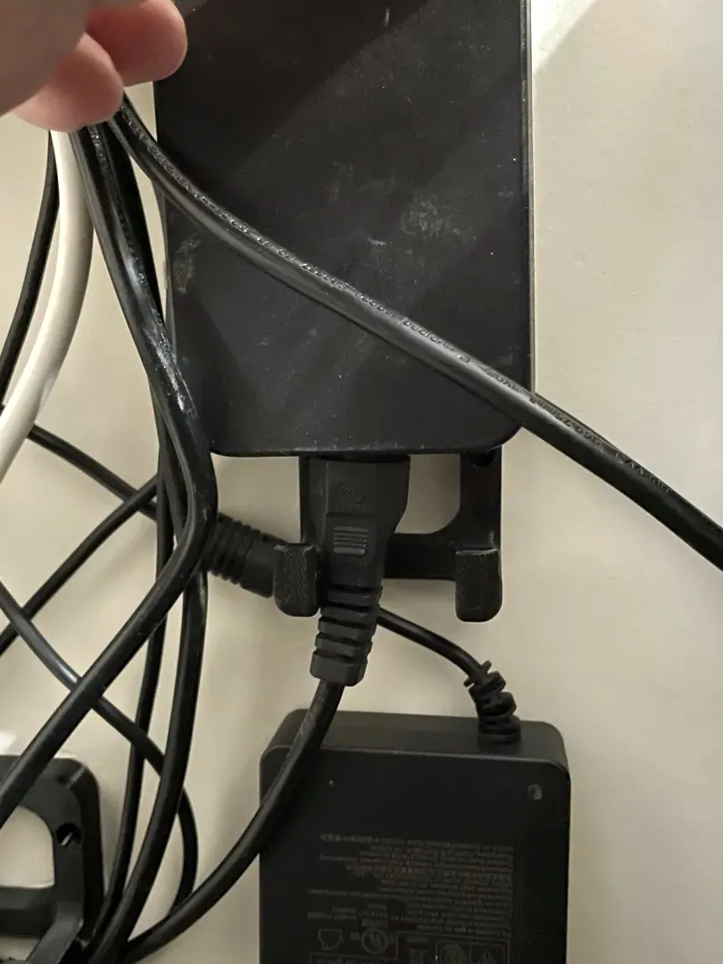Kablo ve Adaptör Duvar Düzenleyici