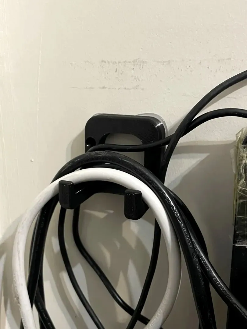Kablo ve Adaptör Duvar Düzenleyici