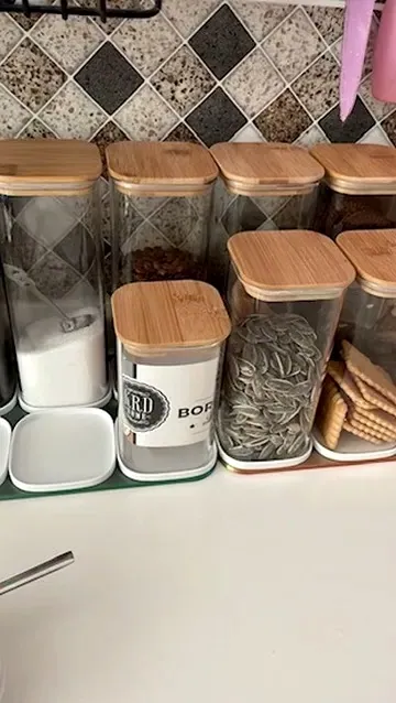 Bambu Kapaklı Kavanoz Rafı – Tezgâh Düzenleyici