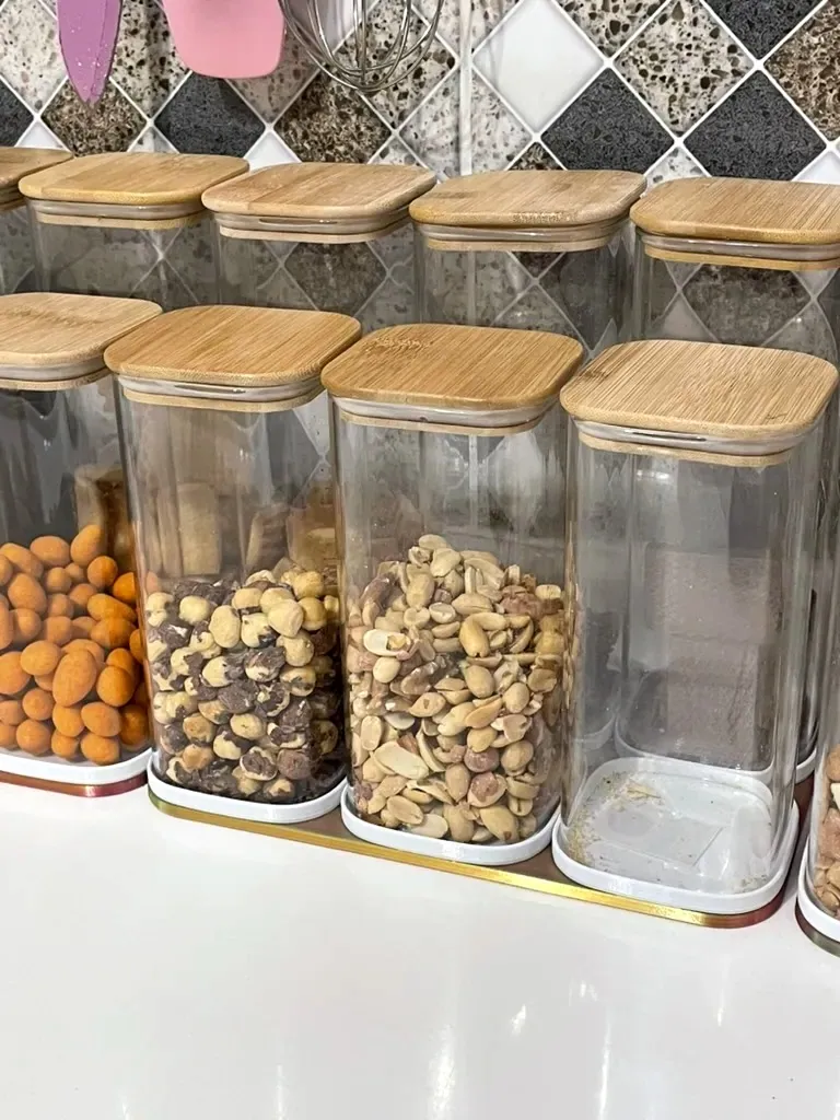 Bambu Kapaklı Kavanoz Rafı – Tezgâh Düzenleyici