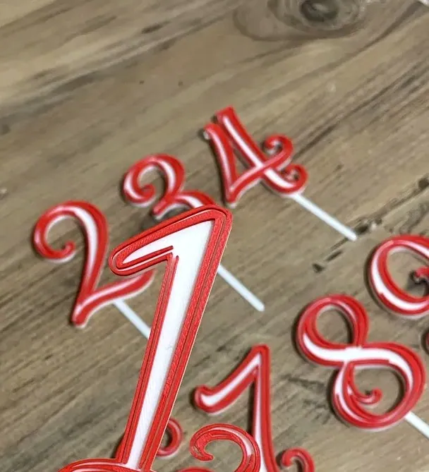 Rakam Pasta Süsü – 0’dan 9’a Kaligrafik — gerçek baskı fotoğrafı