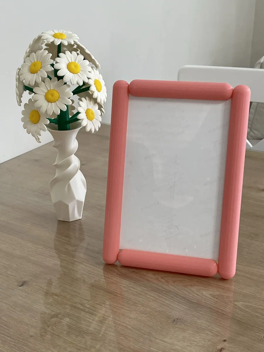 Kabarık Çerçeve – Masa ve Duvar İçin Fotoğraf Çerçevesi — gerçek baskı fotoğrafı