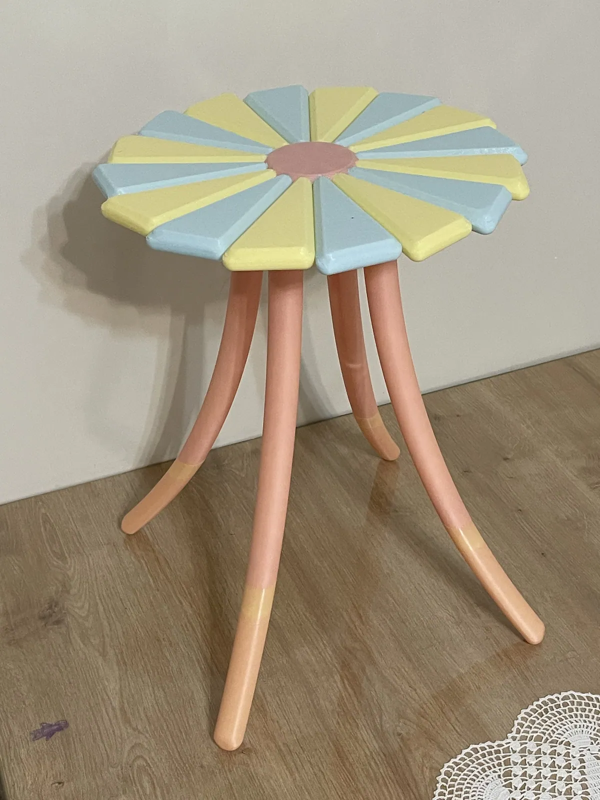 Çiçek Formlu Sehpa – 31,5 cm