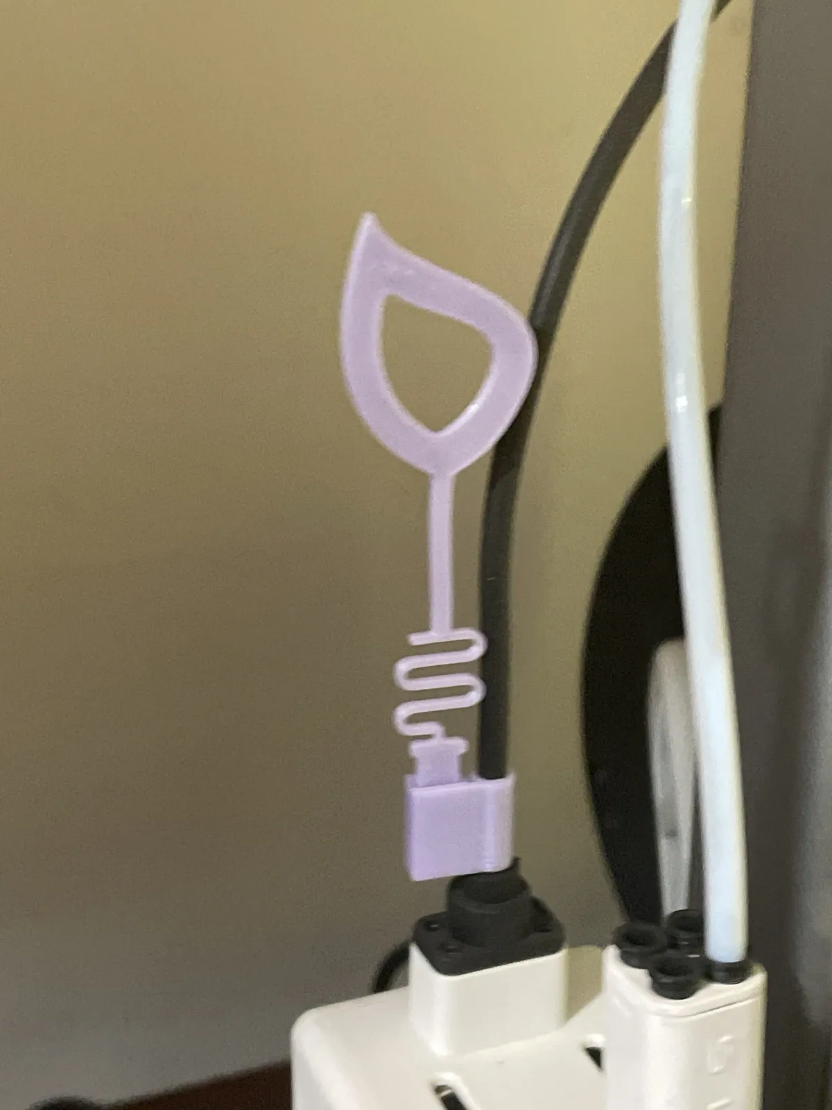 Alev Figürlü PTFE Boru Süsü – Bambu Lab A1 ve A1 mini — gerçek baskı fotoğrafı